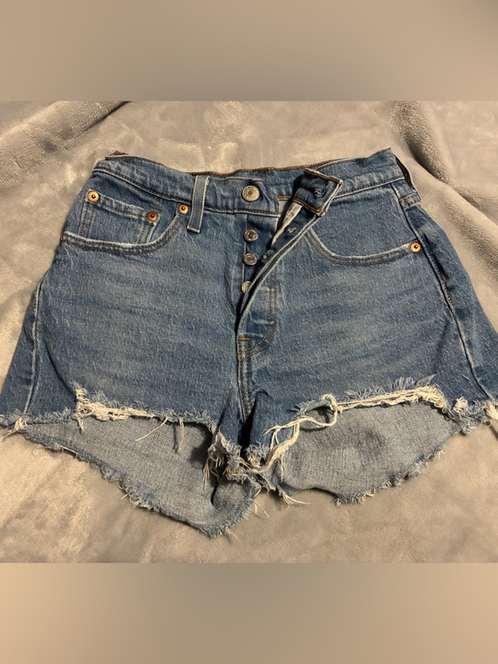 Women’s Levi’s 501 Shorts W24